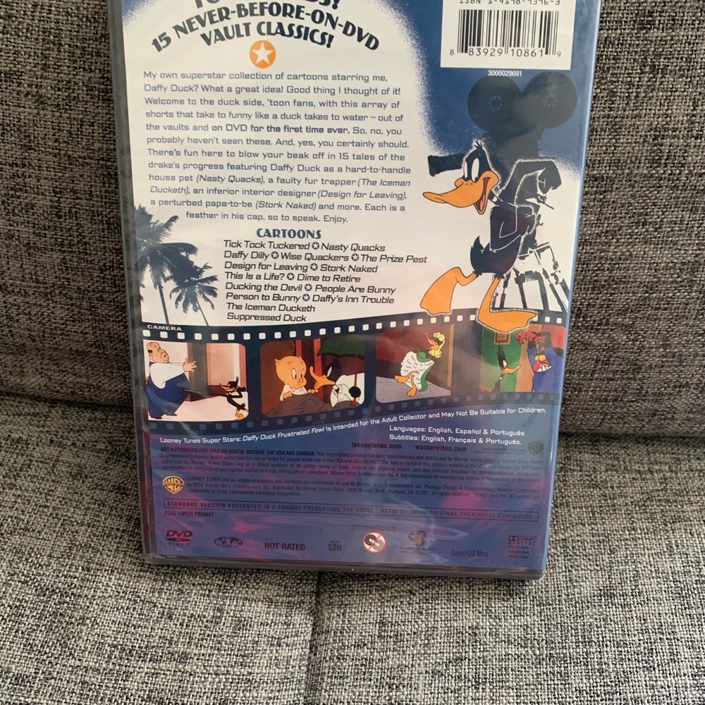 Looney Tunes Super Stars: Daffy Duck DVD - Picture 2 of 6